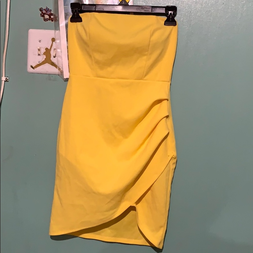 Mini Strapless Yellow Dress 💛